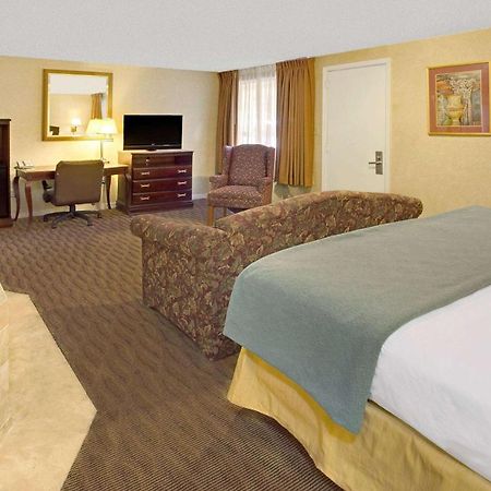 Days Inn By Wyndham Silver Spring Dış mekan fotoğraf