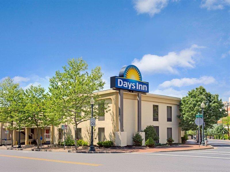 Days Inn By Wyndham Silver Spring Dış mekan fotoğraf