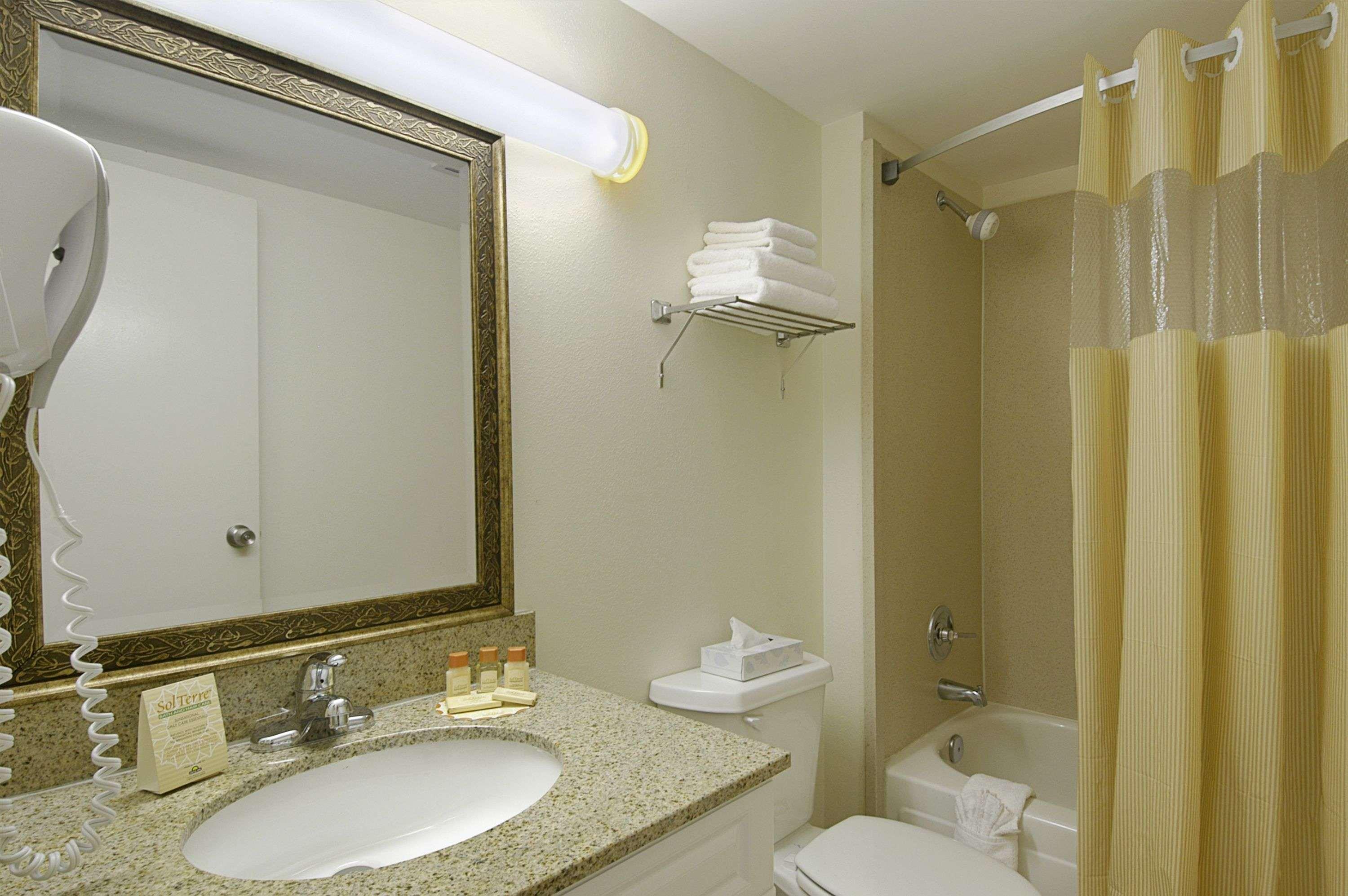 Days Inn By Wyndham Silver Spring Dış mekan fotoğraf