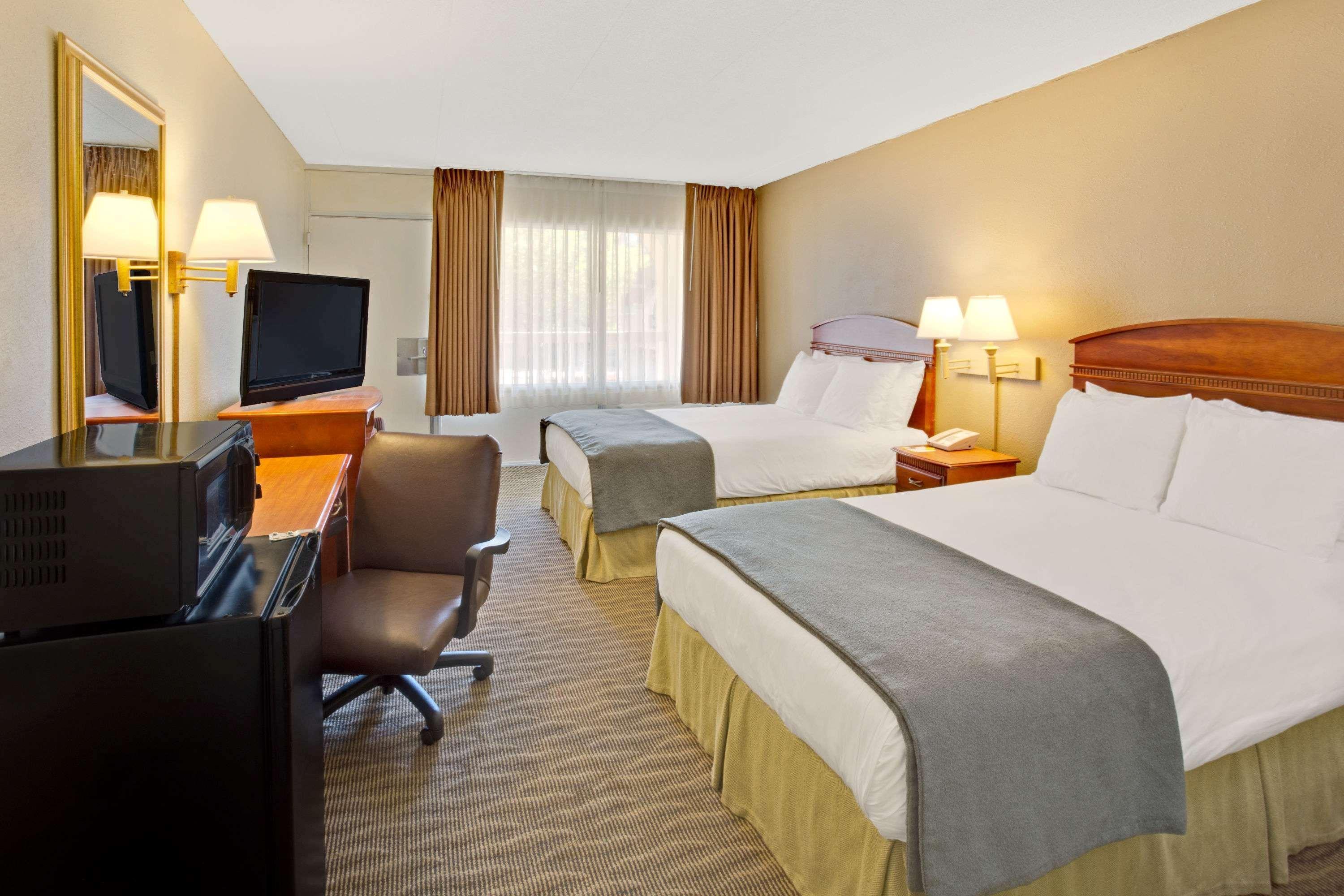 Days Inn By Wyndham Silver Spring Dış mekan fotoğraf
