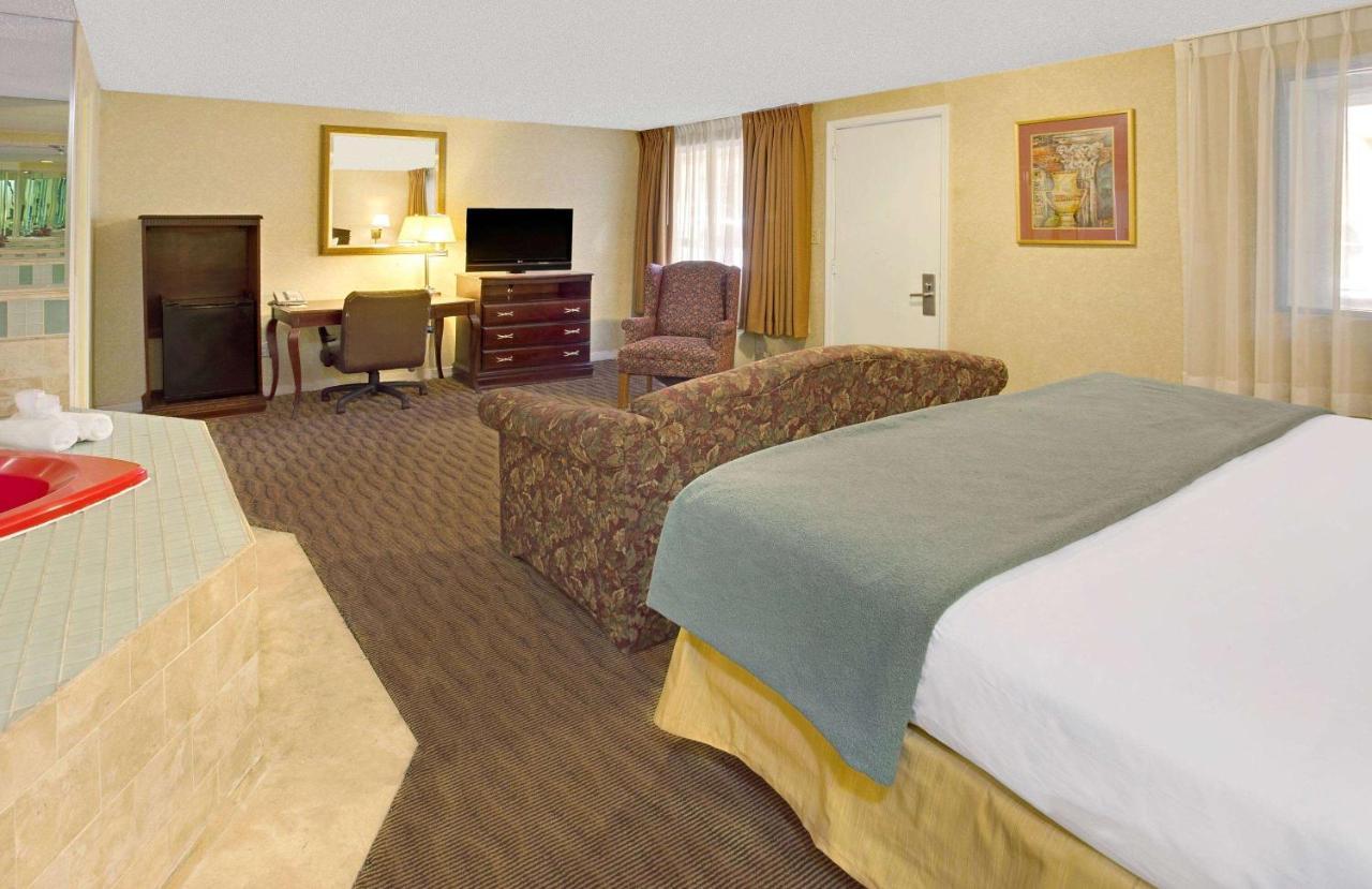 Days Inn By Wyndham Silver Spring Dış mekan fotoğraf
